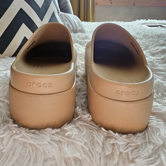 CROCS Dylan Platform Clogs - Picture 6 of 9